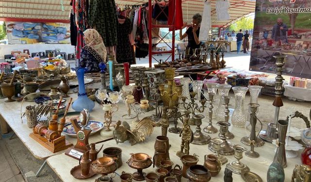 Eski eşyaların buluşma noktası: Efekent Bit Pazarı