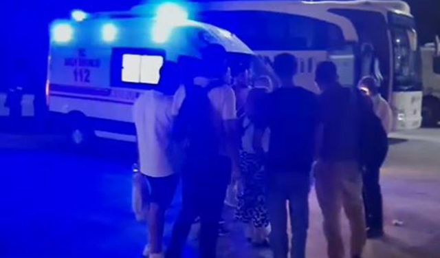 Otobüs şoförleri arasında yol kenarında bıçaklı kavga