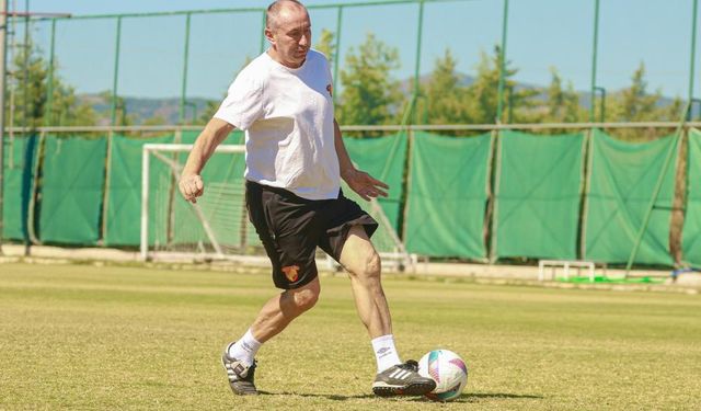 Stoilov, Süper Lig’in en istikrarlı üçüncü teknik direktörü