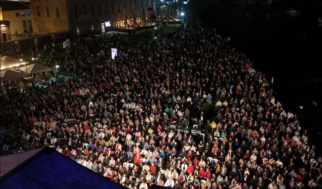Ayvalık Uluslararası Zeytin Hasat ve Turizm Festivali’nde "Ege" rüzgârı esti