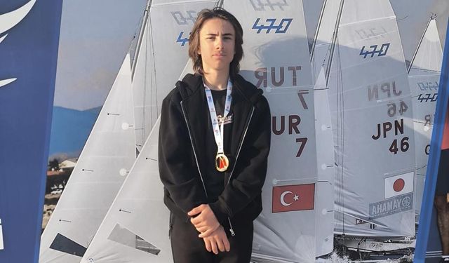 Çeşmeli genç yelkenci Deniz Alan Türkiye şampiyonu oldu