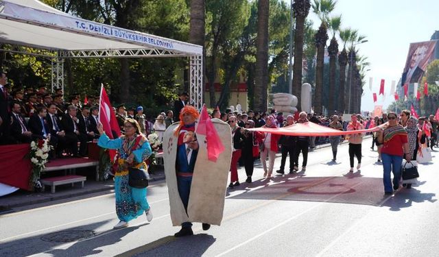 Denizli’de Cumhuriyetin 102. yılı coşkuyla kutlandı