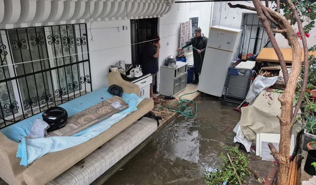 Bodrum'u sağanak yağış vurdu