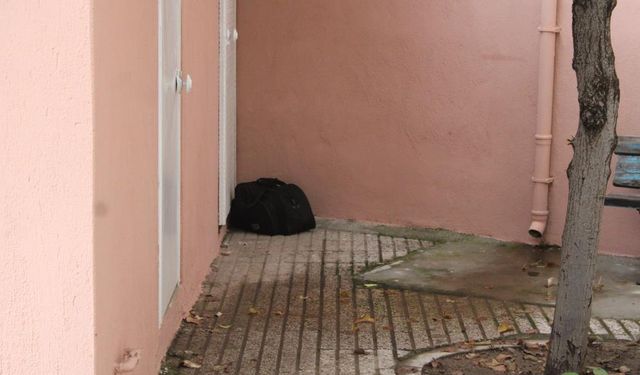 Camii avlusunda şüpheli çanta paniği