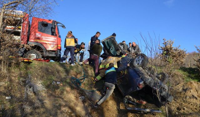 Şarampole uçan otomobilin sürücüsü yaralandı