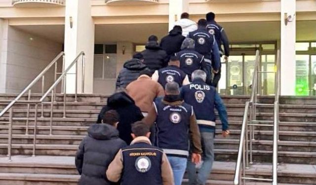 Bodrum’da kaçak göçmen çetesi çökertildi