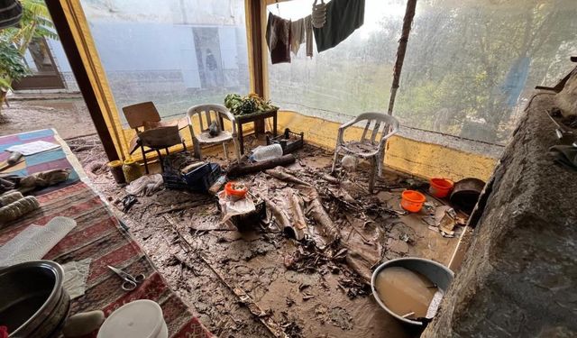 Datça’da sağanak yağış etkili oldu