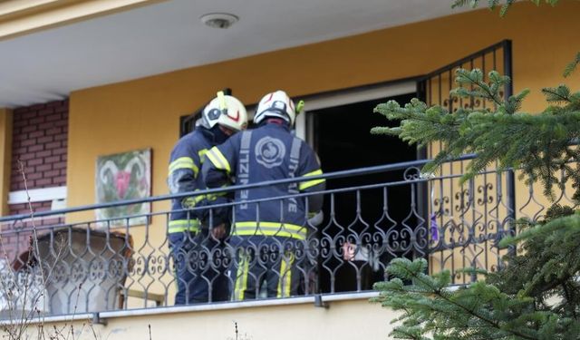 Denizli’de apartman dairesindeki yangın korkuttu