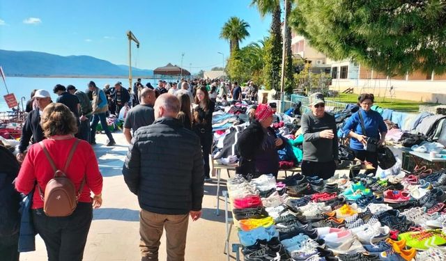 Köyceğiz’de yılın ilk ikinci el pazarı kuruldu