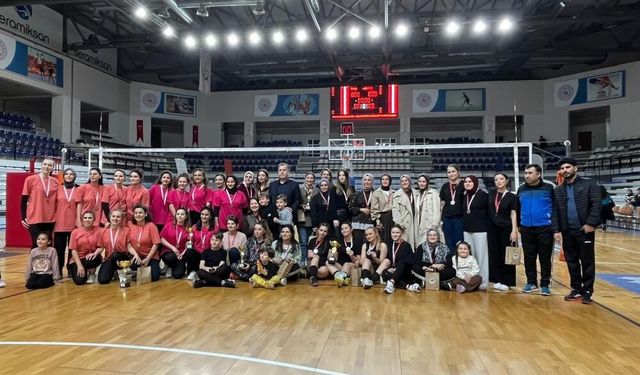 Manisa’da "Evinin Sultanları" 8 Mart’ta parkeye indi