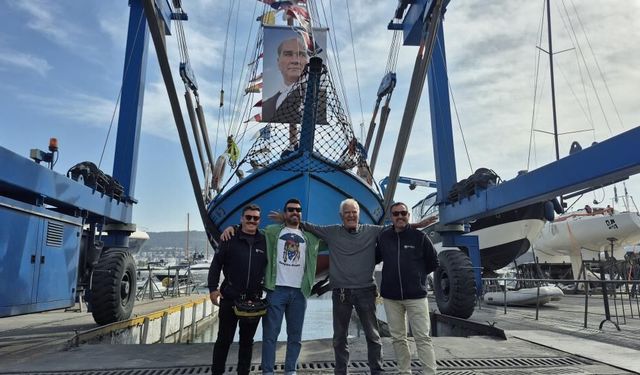 Bodrum'da 65 yaşındaki teknesine gözü gibi bakıyor