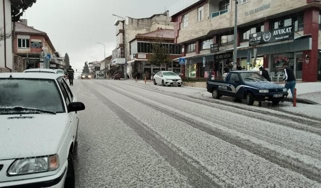 Denizli Çal’a Mart ayında kar düştü