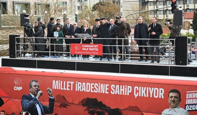 CHP Genel Başkanı Özel Kuşadası'nda