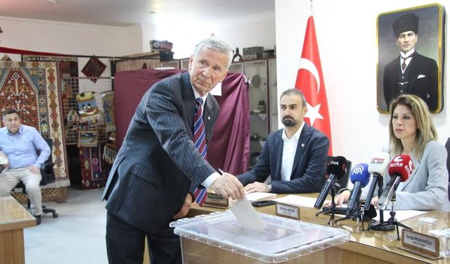 Eşme Belediye Başkan Vekilliğine Zeki Işık seçildi