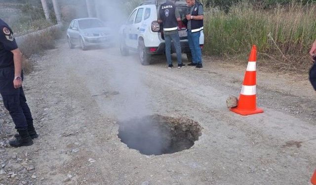 Aydın Germencik'te 'obruk' oluştu