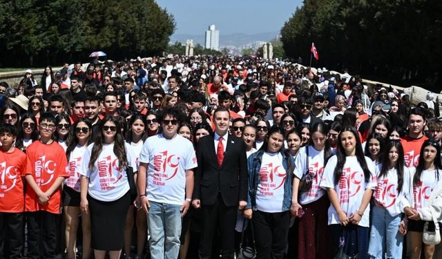 Başkan Akın ve 1071 Balıkesirli genç Anıtkabir’de