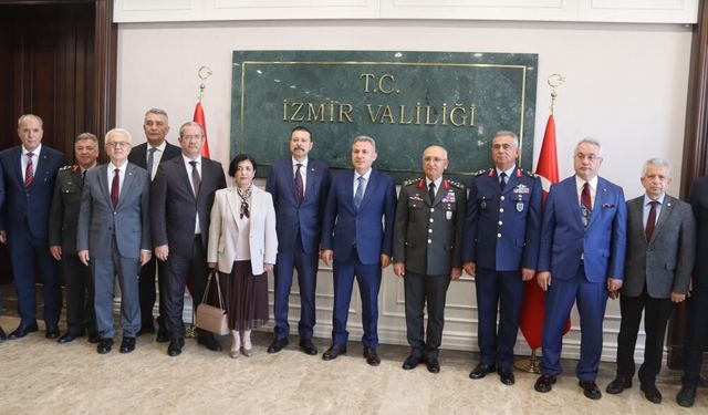 Vali Elban, protokolle bayramlaştı