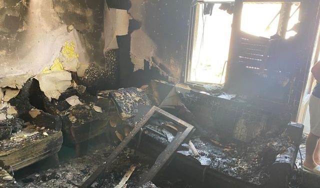 Manisa’da korkutan yangın: Ev kullanılamaz hale geldi