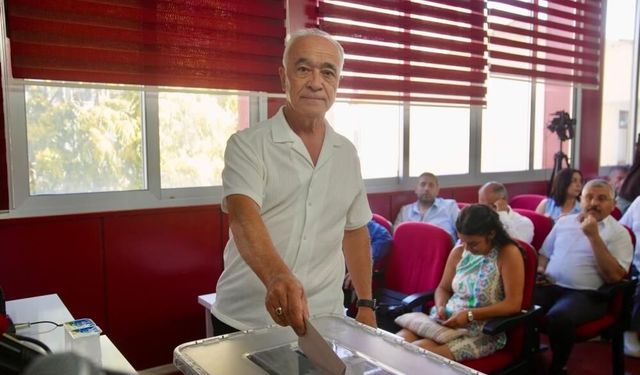 Seferihisar Belediye Başkan Vekili, Fuat Gümüş oldu