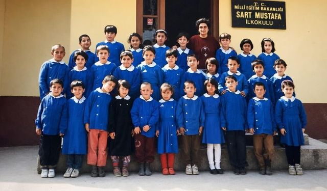 Salihli'de ilkokul arkadaşları, 28 yıl sonra buluştu