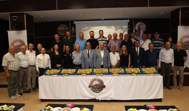 Söke'de sezonun ilk kuru inciri 600 TL'den alındı