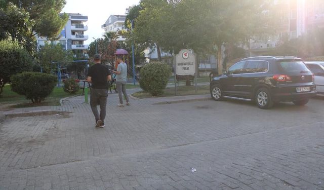 Okul önünde pompalı tüfekle gezen 2 şüpheli yakalandı