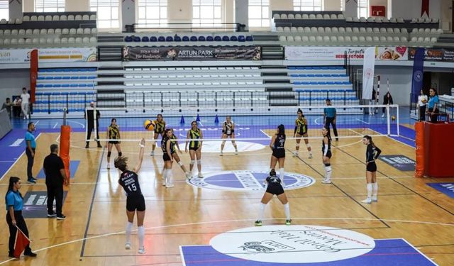 Turgutlu’nun Sultanları sezona 3-0’la başladı