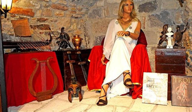 Ali Rıza İşipek’in "Homeros ve Troya" sergisi Çeşme Kalesi’nde açıldı