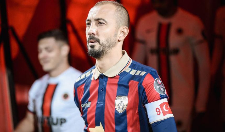 Ahmet İlhan Özek: “Çok üzgünüm”