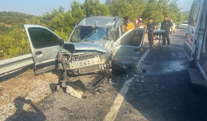 Foça'da iki ayrı trafik kazası: 8 yaralı