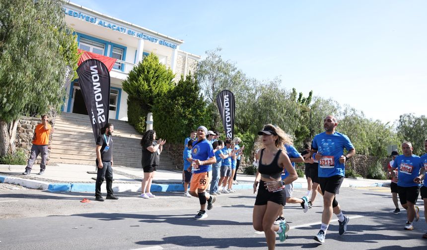 2 bin 606 sporcu Salomon Çeşme Maratonu’nda koştu