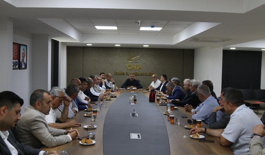 CHP İzmir Örgütü'nden Cemil Tugay'a destek geldi