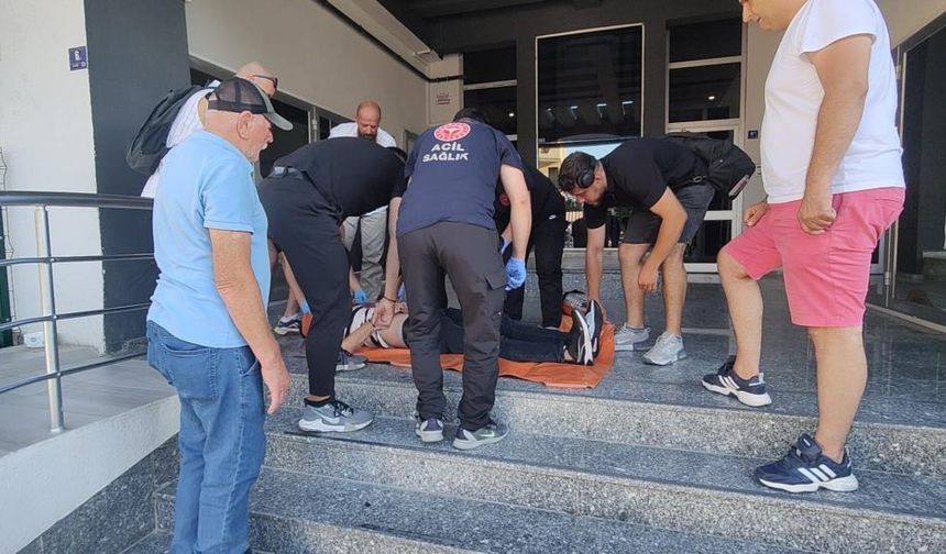 Kuşadası'nda kiracı dehşeti: Ev sahibini bıçakladı