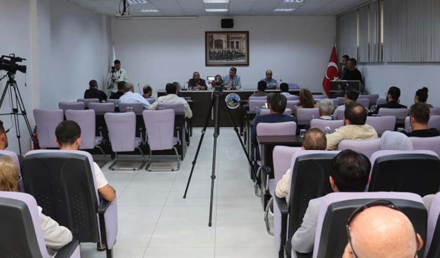 Kula’da CHP’li iki meclis üyesi partisinden istifa etti