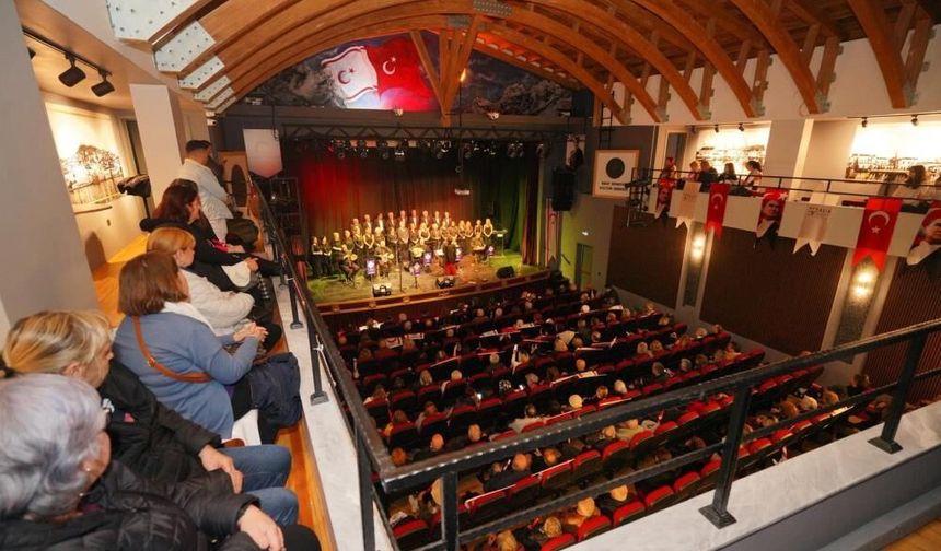 Ayvalık'ta Rauf Denktaş Kültür Merkezi perdelerini açtı