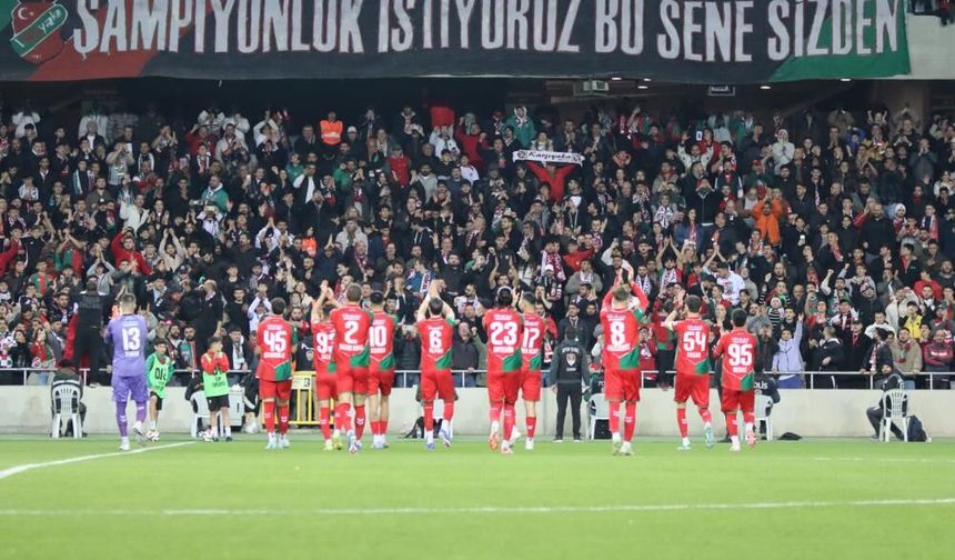 Karşıyaka, derbi galibiyetiyle çıkışını sürdürdü
