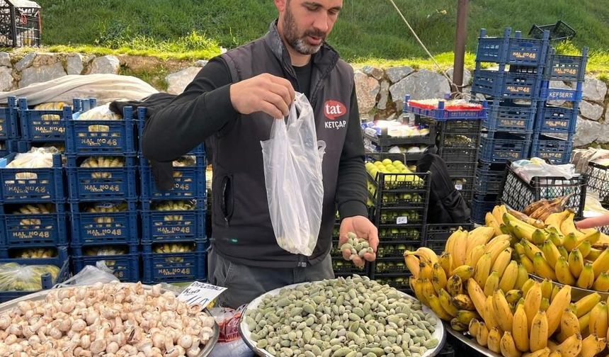 Datça Bademi, pazar tezgahlarında yerini aldı