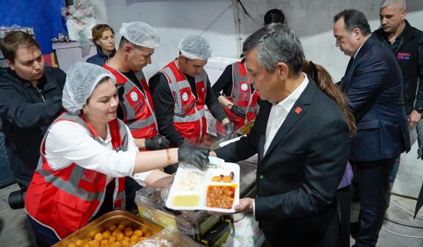 CHP Genel Başkanı Özel'den Manisa'da buruk iftar