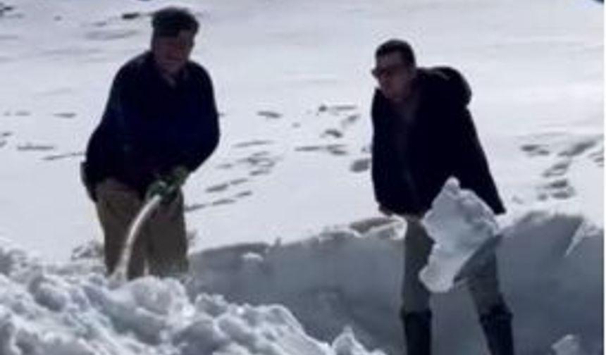 Dondurucu zirvede toplanan kar, yazın serinleten lezzete dönüşüyor