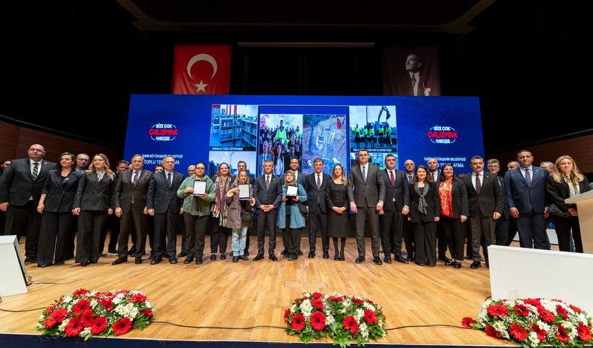 CHP Genel Başkanı Özel toplu açılış, temel atma ve anahtar teslim törenine katıldı