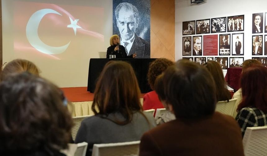 Ayşe Kulin Denizli’de okurlarıyla buluştu