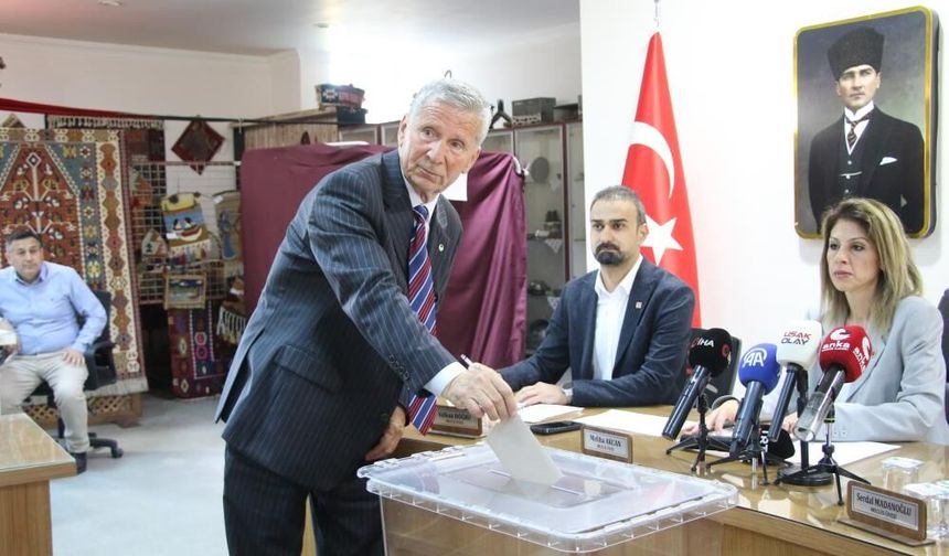 Eşme Belediye Başkan Vekilliğine Zeki Işık seçildi