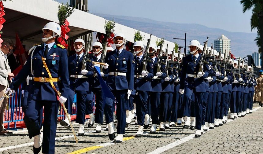 İzmir'de 30 Ağustos Zafer Bayramı coşkusu: Kutlama programı belli oldu