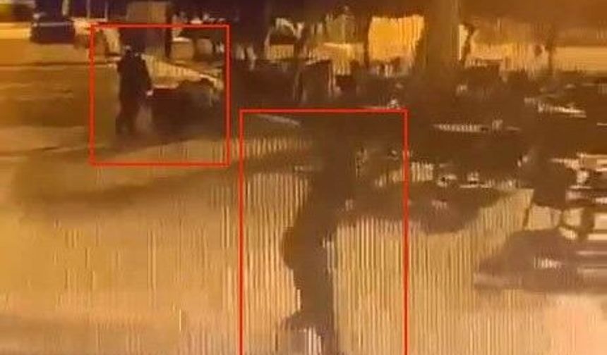 İzmir'de belediyeye ait kafeye silahlı saldırı kamerada
