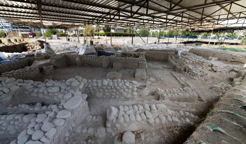 İzmir'in Troya'sı: Yassıtepe'den zenginliğin izleri çıktı