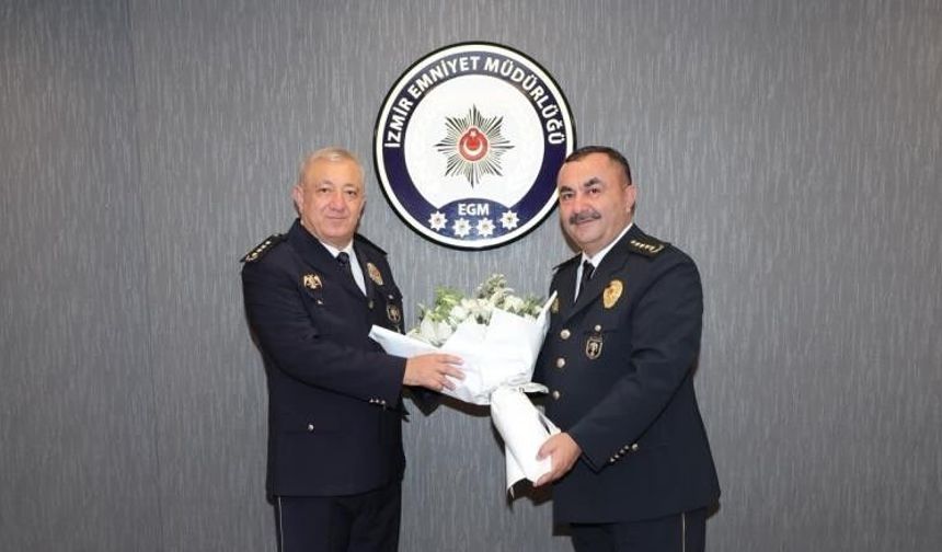 İzmir Emniyetinde devir teslim: Arıbaş görevine başladı