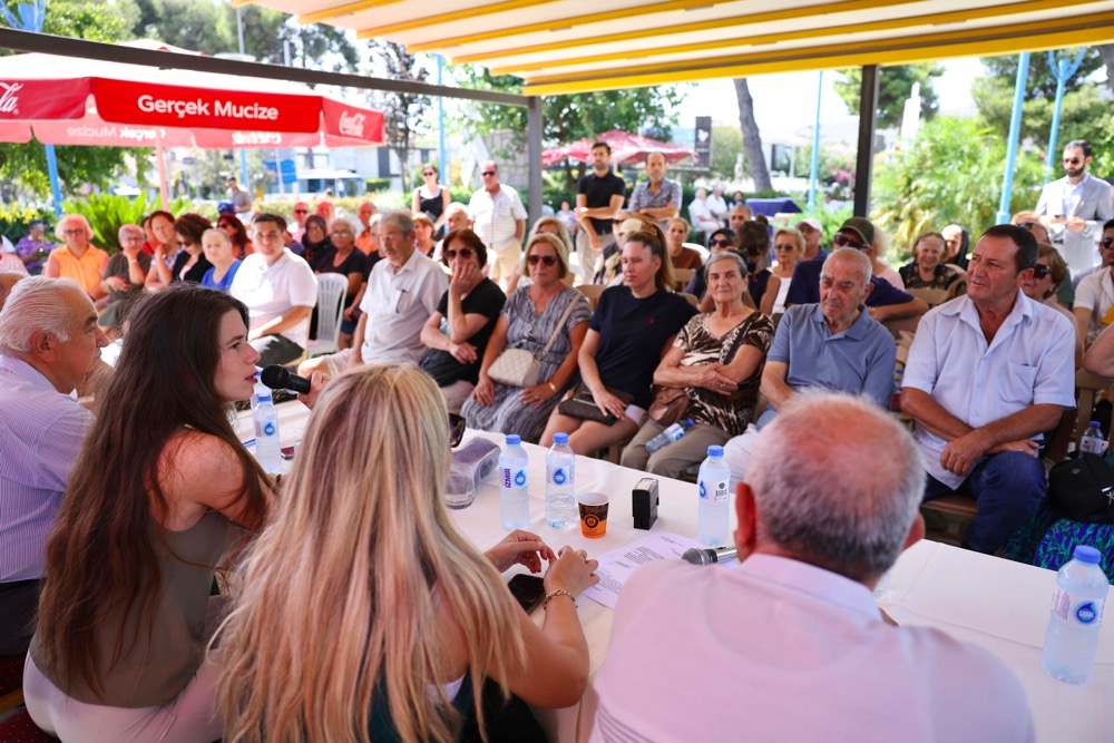 Başkan Denizli, Çeşme’de 32 Yıllık Tapu Sorununu Çözdü6