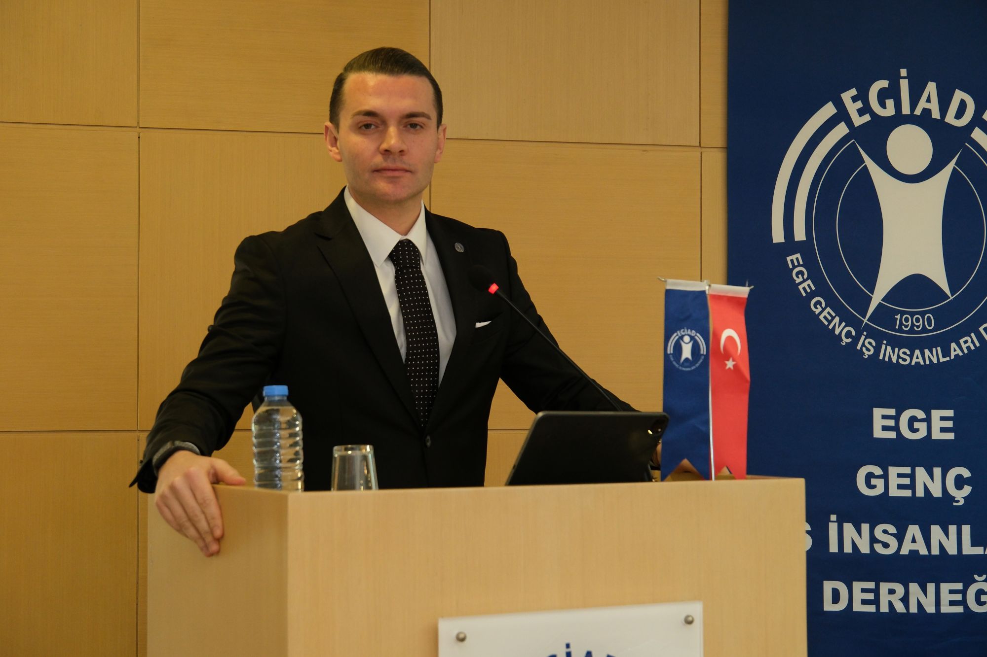 D S C F5413 104308951